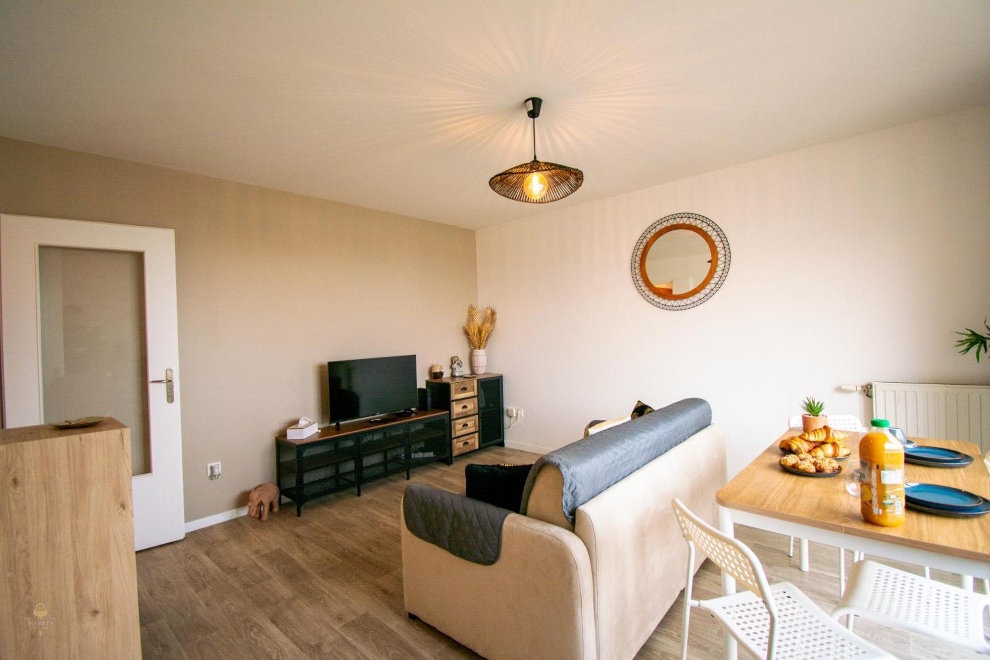 2 Pieces Renove Avec Balcon *