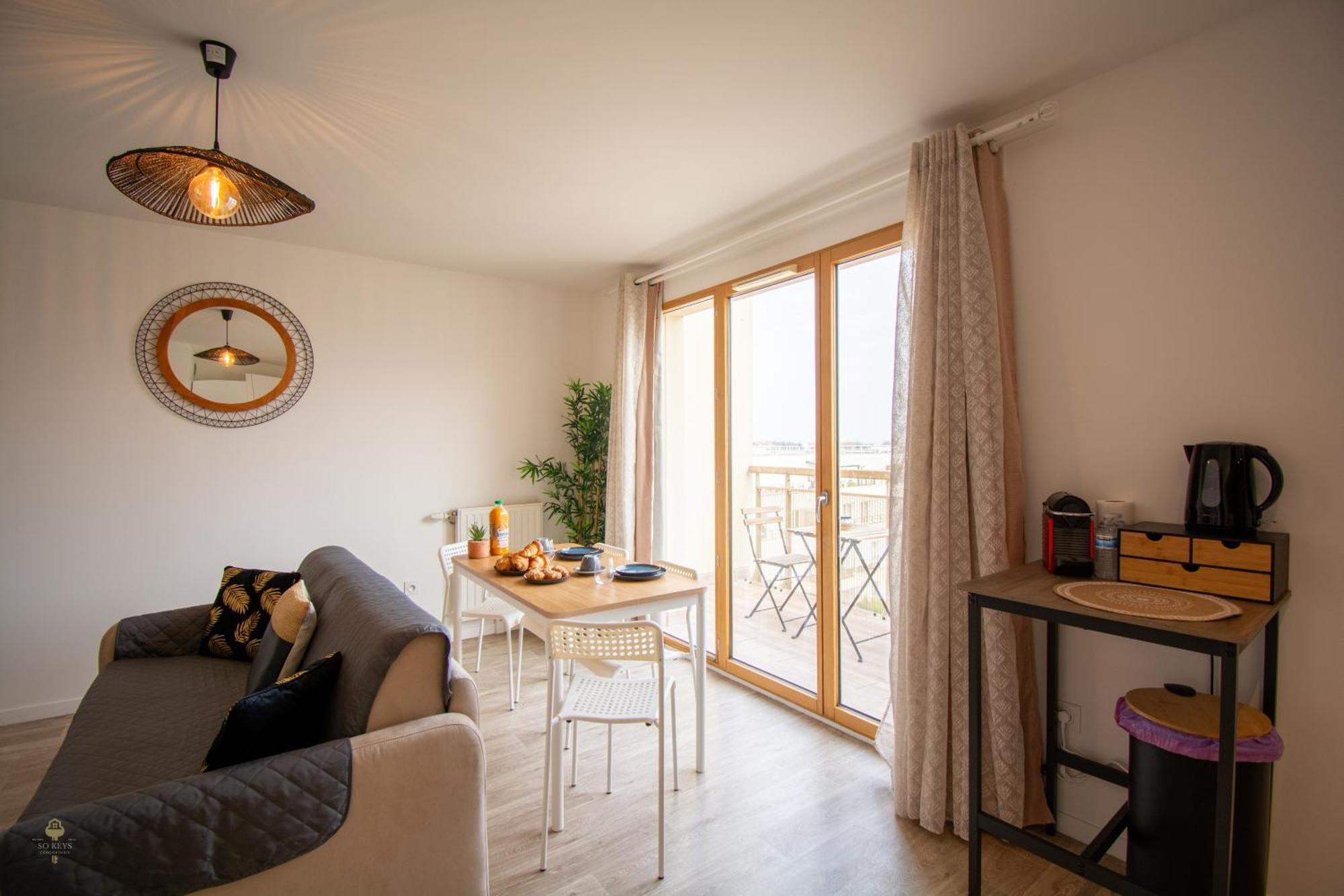 2 Pieces Renove Avec Balcon Apartment